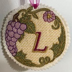 Luscious Grapes Monogram L and Gift Tag