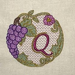 Luscious Grapes Monogram Q and Gift Tag